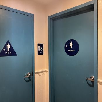 Wahoo's Fish Tacos - Accessible Restrooms - Seafood Near Me - Fresno, California