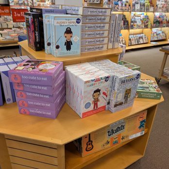 Chapters - Crochet famous people - Bookstores Near Me - Winnipeg, Manitoba Chapters - Crochet famous people - Bookstores Near Me - Winnipeg, Manitoba