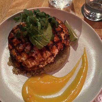 Moxies - Chipotle Mango Chicken - Cocktail Bars Near Me - Dallas, Texas