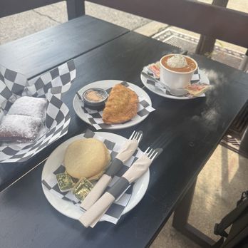 Junebug Café - Cafes Near Me - Chicago, Illinois Junebug Café - Cafes Near Me - Chicago, Illinois