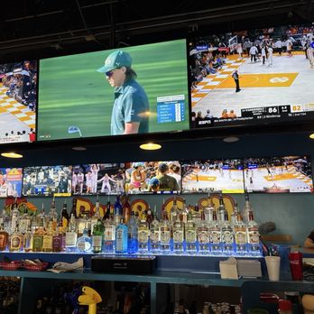 Eddie's Bar & Grill - Sports Bars Near Me - Largo, Florida