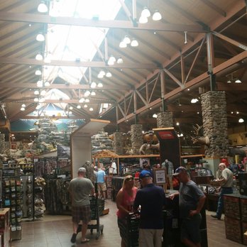 Bass Pro Shops - Outdoor Gear Near Me - Kansas City, Kansas