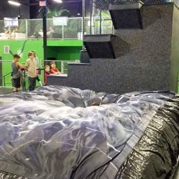 Sky Zone Trampoline Park - Trampoline Parks Near Me - Thousand Oaks, California Sky Zone Trampoline Park - Trampoline Parks Near Me - Thousand Oaks, California