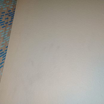 Days Inn by Wyndham Covington - The walls you can see dirty hand prints on them. - Hotels Near Me - Covington, Georgia