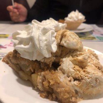 Colonial Diner - Apple crumb with maple bourbon ice cream - Diners Near Me - Lyndhurst, New Jersey Colonial Diner - Apple crumb with maple bourbon ice cream - Diners Near Me - Lyndhurst, New Jersey