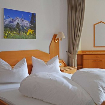 Hotel Trenker - Junior Suite Arnika - Hotels Near Me - Braies, BZ