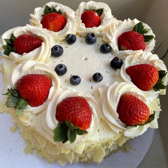 Cafe Dulce - Berry cake - Coffee & Tea Near Me - Los Angeles, California Cafe Dulce - Berry cake - Coffee & Tea Near Me - Los Angeles, California