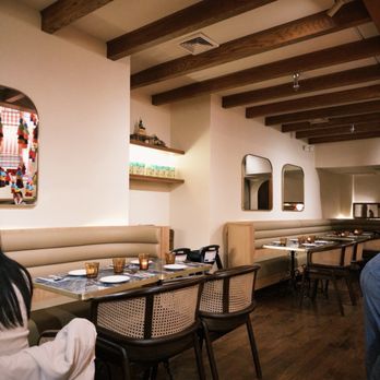 Gasalong - Dining area - Thai Near Me - Great Neck, New York Gasalong - Dining area - Thai Near Me - Great Neck, New York