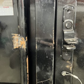 Golden West Trailer Sales - Handle broke off of center latch bar. - Trailer Dealers Near Me - Acton, California Golden West Trailer Sales - Handle broke off of center latch bar. - Trailer Dealers Near Me - Acton, California