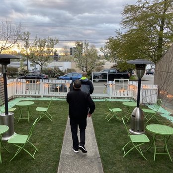 MOTO - Outside, outdoor seating - Pizza Near Me - Seattle, Washington