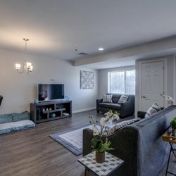 Carisbrooke at Manchester - Living Room