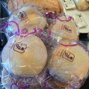 JJ Bakery - Picking some yummy taro buns. - Bakeries Near Me - Arcadia, California