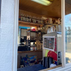 Cool Beanz Coffee - Interior syrups muffins