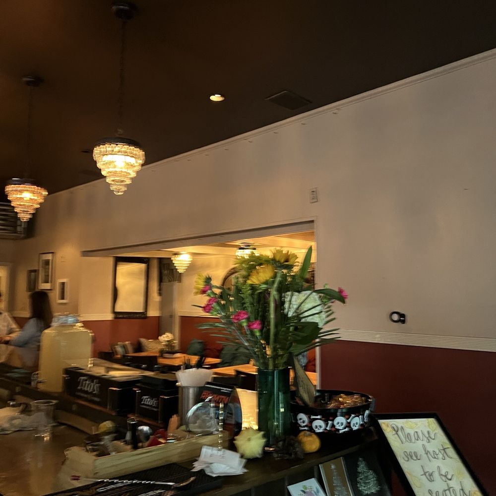 Riviera Scratch Kitchen - Bar area - New American Near Me - Glenwood Springs, Colorado