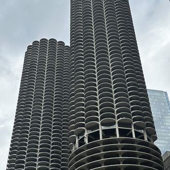 Chicago River Boat Architecture Tours - Architectural Tours Near Me - Chicago, Illinois