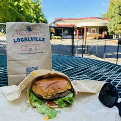 NW Cheeseburger outside