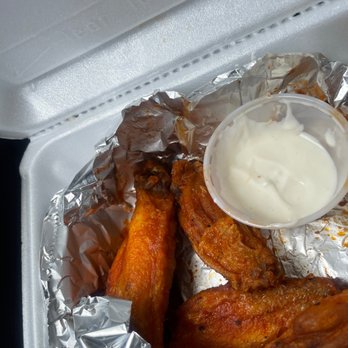 Rex Pizza & Beer - Buffalo Wings and Blue Cheese - Pizza Near Me - Philadelphia, Pennsylvania Rex Pizza & Beer - Buffalo Wings and Blue Cheese - Pizza Near Me - Philadelphia, Pennsylvania