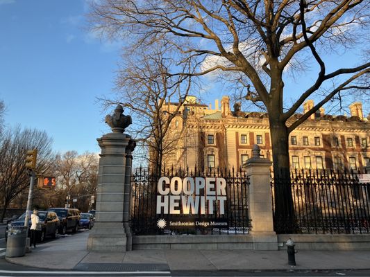 Cooper Hewitt, Smithsonian Design Museum by null