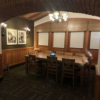Olive Garden Italian Restaurant - This table is nice because it's tucked away, great for a party of eight. - Italian Near Me - St. George, Utah Olive Garden Italian Restaurant - This table is nice because it's tucked away, great for a party of eight. - Italian Near Me - St. George, Utah