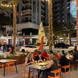 Cucina Pizza & Bar - Fresh food and great cocktails. Penne alla vodka is a must try.