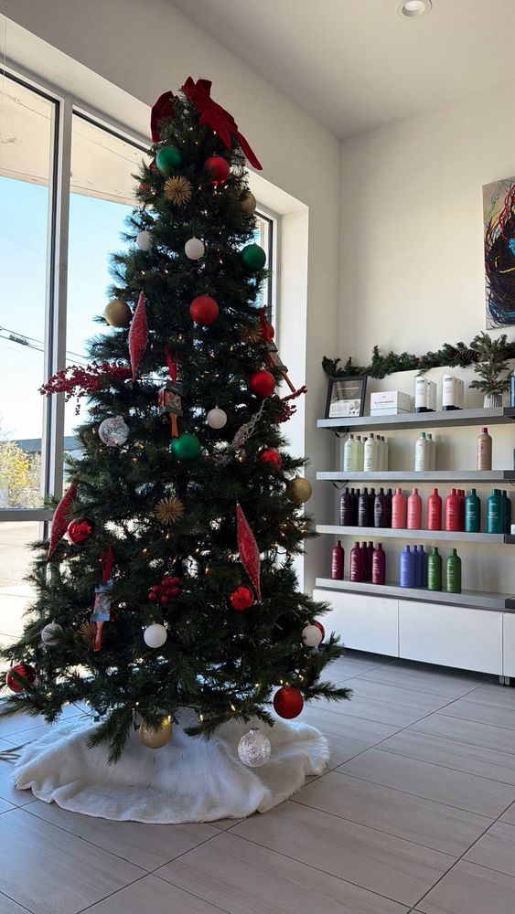 Lemongrass Salon University Image