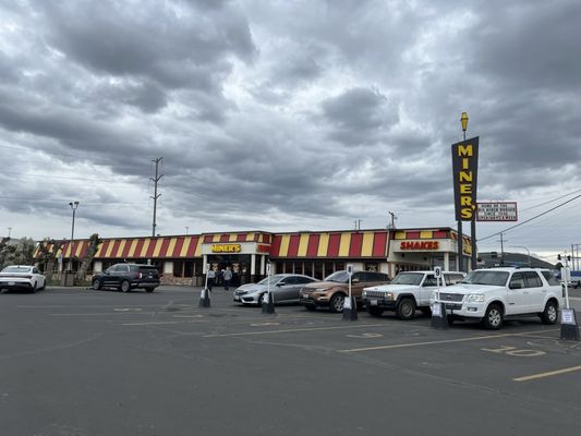 Miner's Drive-In Restaurant by null