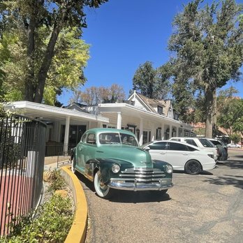 Parry Lodge - Hotels Near Me - Kanab, Utah