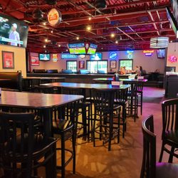 Grub's Bar & Grille - Bar Area