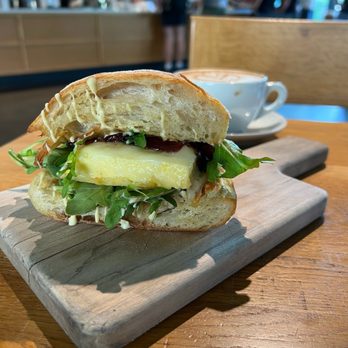 Fox in the Snow Cafe - Egg Sandwich - Coffee & Tea Near Me - New Albany, Ohio