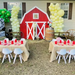 JADez Events Decor - On our way to the most awesome 2 year old's farm...