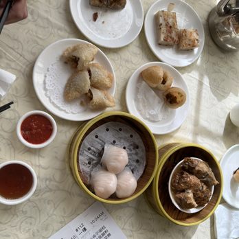 Hong Kong Palace - Taro cake, Turnip cake, Homemade fried fen guo, fried pork puff (ham sui gok), shrimp dumpling (har gao), tofu skin roll with pork - Dim Sum Near Me - Millbrae, California Hong Kong Palace - Taro cake, Turnip cake, Homemade fried fen guo, fried pork puff (ham sui gok), shrimp dumpling (har gao), tofu skin roll with pork - Dim Sum Near Me - Millbrae, California