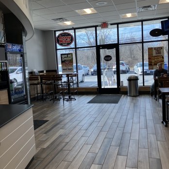 Jersey Mike's Subs - Fast Food Near Me - Newington, Connecticut