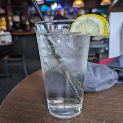 Long Beach Tavern - Cocktail hour
