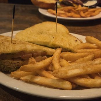 Ranch House Restuarant - Chicken pesto.. not really appealing to look at. - American Near Me - Fernley, Nevada Ranch House Restuarant - Chicken pesto.. not really appealing to look at. - American Near Me - Fernley, Nevada