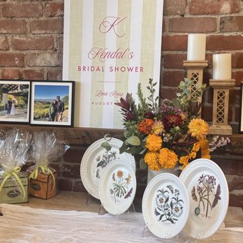 Zona Rosa - Ledge perfect for staging signage and decor - Mexican Near Me - Los Gatos, California