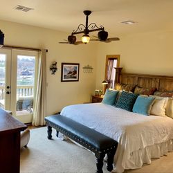 Vista Estrella at Lake Eufaula Vacation Rental - Upstairs king bedroom