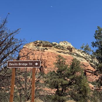 Devil's Bridge Trail - Hiking Near Me - Sedona, Arizona