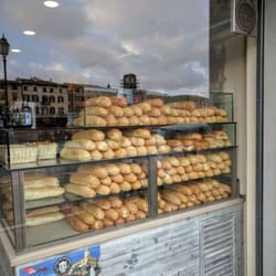 Mediceo Paninoteca Birreria - Panini in attesa di essere farciti