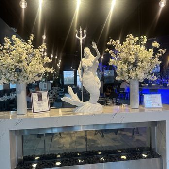 Salt Water Social - Decor - Seafood Near Me - Denver, Colorado Salt Water Social - Decor - Seafood Near Me - Denver, Colorado