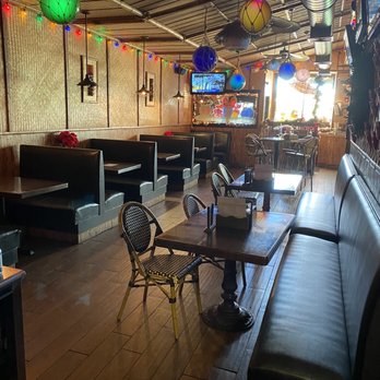 The Bungalow - American Near Me - Long Beach, New York