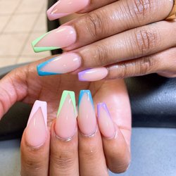 Ivanny Nail Salon & Lounge