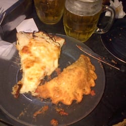 Fugazzeta de puta madre y la genial empanada de carne.