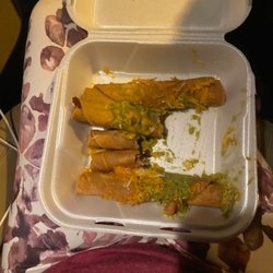 Los Alazanes Mexican Food - Cold rolled tacos with very very little guacamole sauce received over 30 min after they were prepared. Unable to finish these.