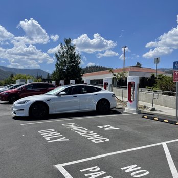 Tesla Supercharger - Yreka - EV Charging Only - EV Charging Stations Near Me - Yreka, California Tesla Supercharger - Yreka - EV Charging Only - EV Charging Stations Near Me - Yreka, California