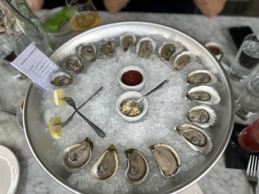 Easy Bistro & Bar by null