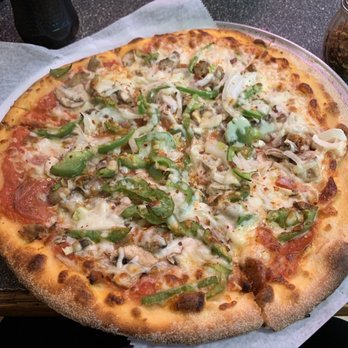 Cambridge Pizzeria - Deluxe pizza - Pizza Near Me - Cambridge, Massachusetts