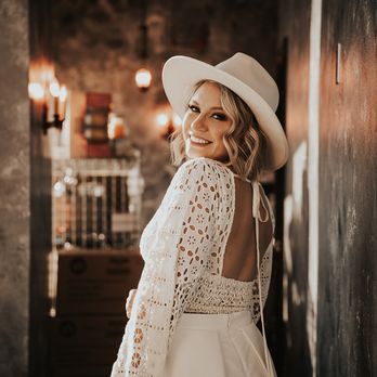 Vegas Weddings Planner - Bridal shoot at Foundation Room - Wedding Planning Near Me Vegas Weddings Planner - Bridal shoot at Foundation Room - Wedding Planning Near Me