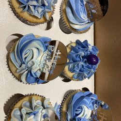 Mainely Local Artisan Bakery - Blueberry Cupcakes are AWESOME!