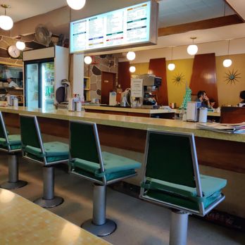 Park Crest Diner - Cafes Near Me - Burnaby, British Columbia