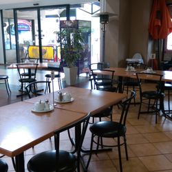 Classic Cafe - Tables